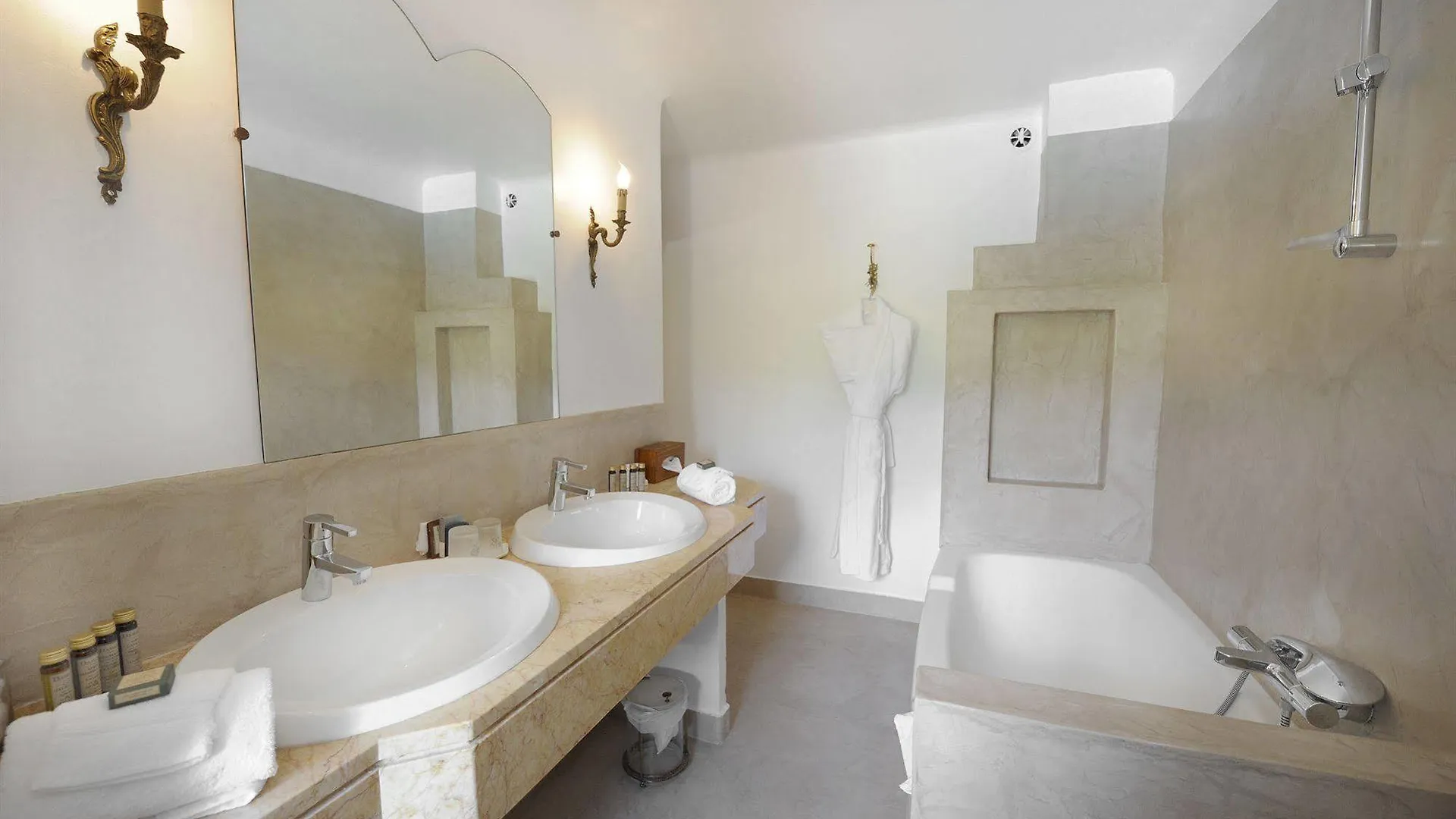 Relais Et Chateaux La Bonne Etape Hotel  Chateau-Arnoux-Saint-Auban